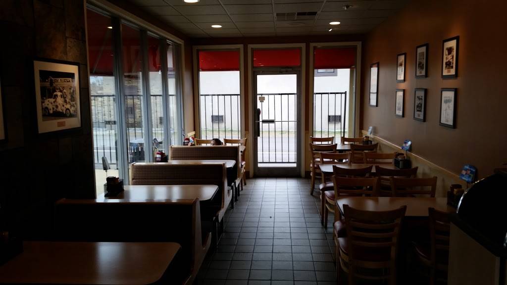 Dairy Queen Grill & Chill | restaurant | 21335 TN-22, Wildersville, TN 38388, USA | 7319671006 OR +1 731-967-1006