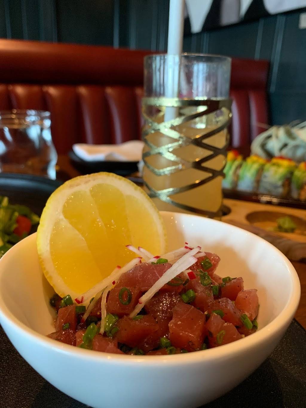 Roxana Bar | restaurant | 131 N Water St, Edgartown, MA 02539, USA | 5086274047 OR +1 508-627-4047