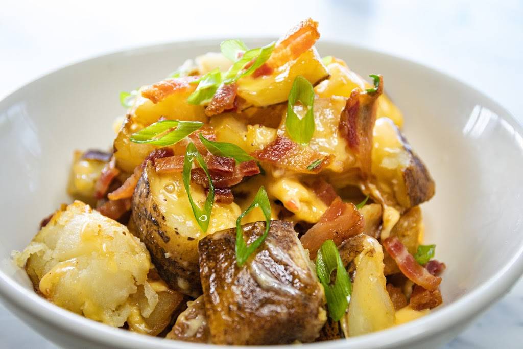 LB Wings | restaurant | 3015 Gulden Ln, Dallas, TX 75212, USA | 4694059048 OR +1 469-405-9048