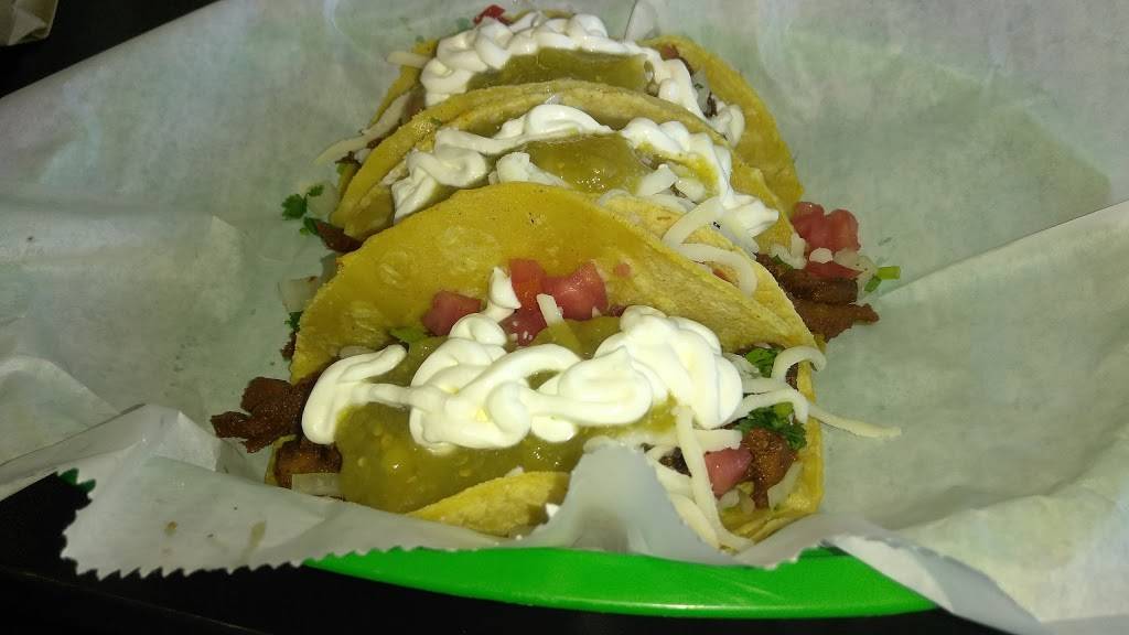 Taco Mobil | restaurant | 692 21st St, Vero Beach, FL 32960, USA | 7722052668 OR +1 772-205-2668