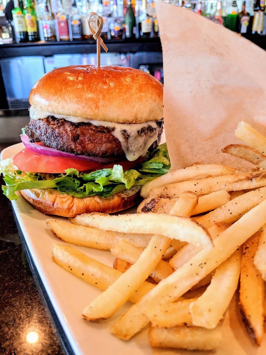 TGI Fridays | restaurant | 6840 Northlake Mall Dr, Charlotte, NC 28269, USA | 7045962869 OR +1 704-596-2869