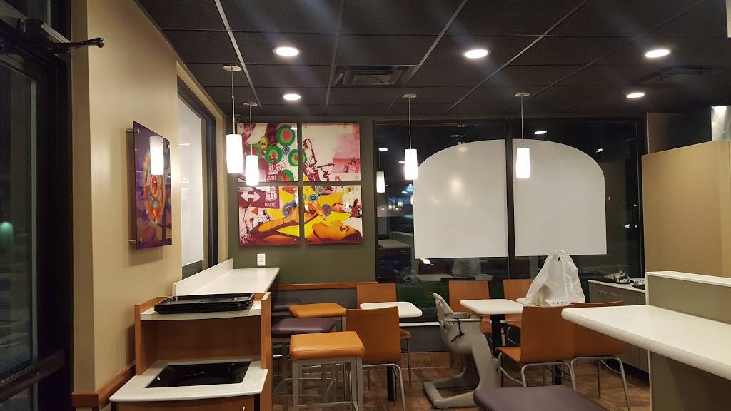 Taco Bell | meal takeaway | 751 E Main St, Stamford, CT 06902, USA | 2039697782 OR +1 203-969-7782