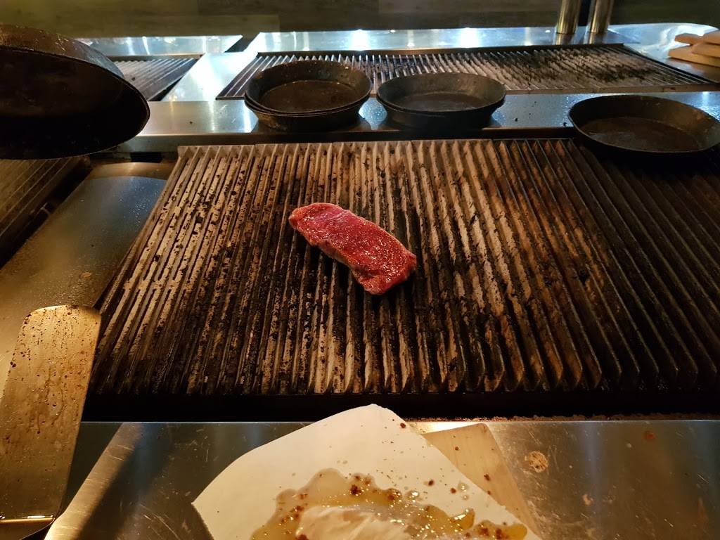 The Reef Bar & Market Grill | restaurant | Outrigger Reef Beach Resort, 2169 Kalia Rd, Honolulu, HI 96815, USA | 8089247333 OR +1 808-924-7333