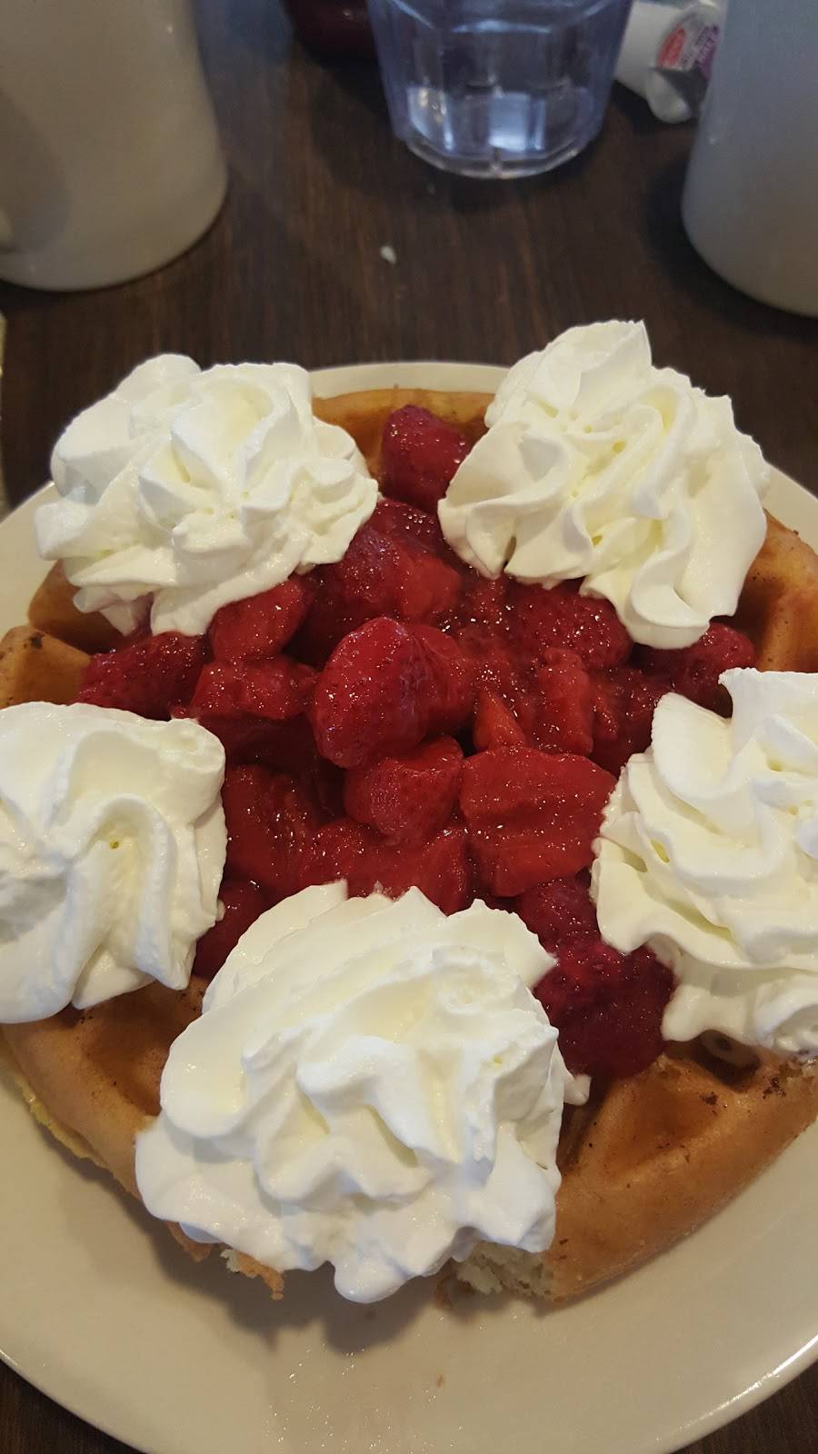 Hi-Hat Pancake House | bakery | 380 Maine Ave, Farmingdale, ME 04344, USA | 2075829842 OR +1 207-582-9842