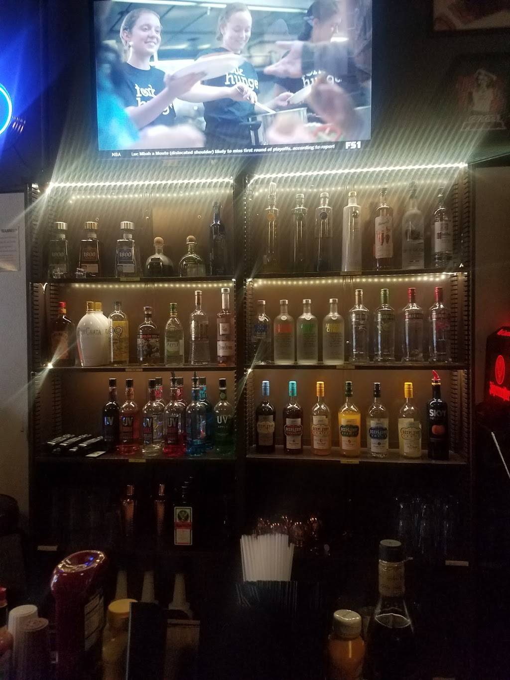 Champs Bar & Grill | restaurant | 611 Monroe Ave, Charleston, IL 61920, USA | 2175084022 OR +1 217-508-4022