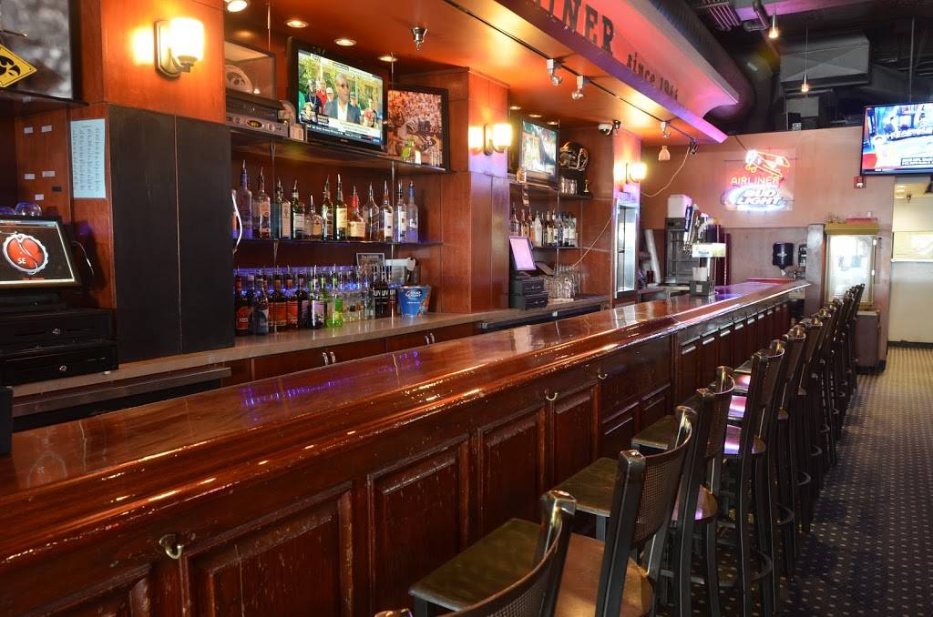 The Airliner | restaurant | 22 S Clinton St, Iowa City, IA 52240, USA | 3193519259 OR +1 319-351-9259