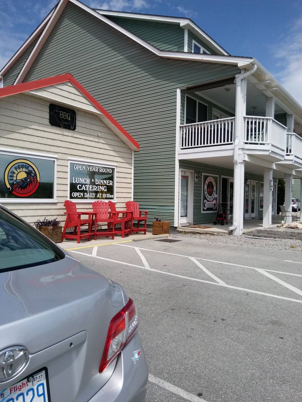 BBQ House | restaurant | 5227, 5002 E Oak Island Dr, Oak Island, NC 28465, USA | 9102011001 OR +1 910-201-1001
