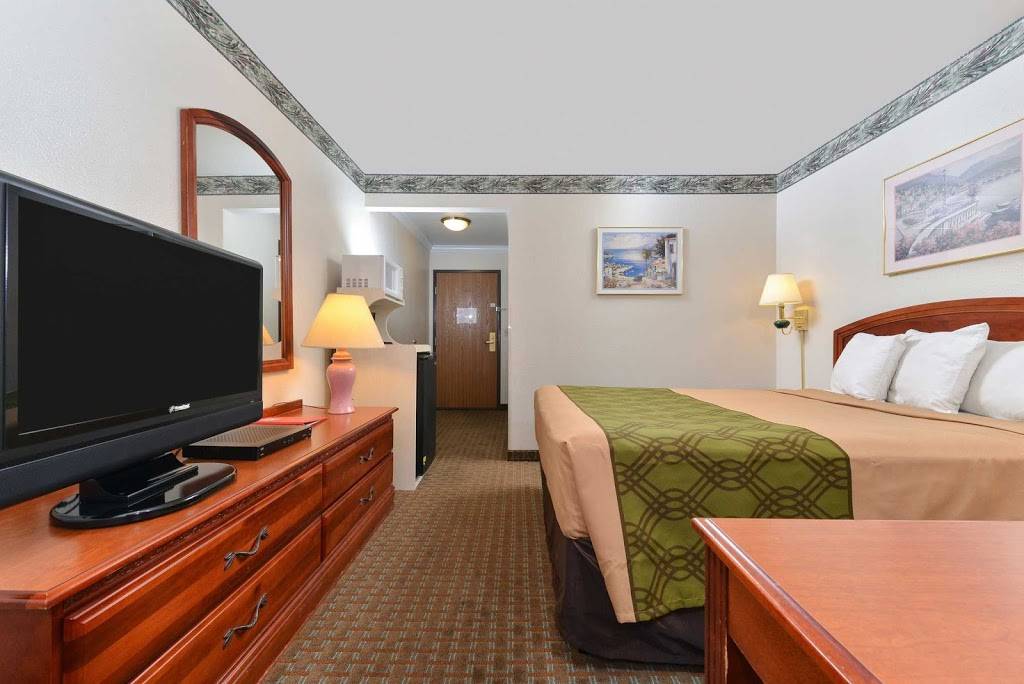 Econo Lodge Inn & Suites | restaurant | 3475 Hwy 99 W, Corning, CA 96021, USA | 5308242000 OR +1 530-824-2000