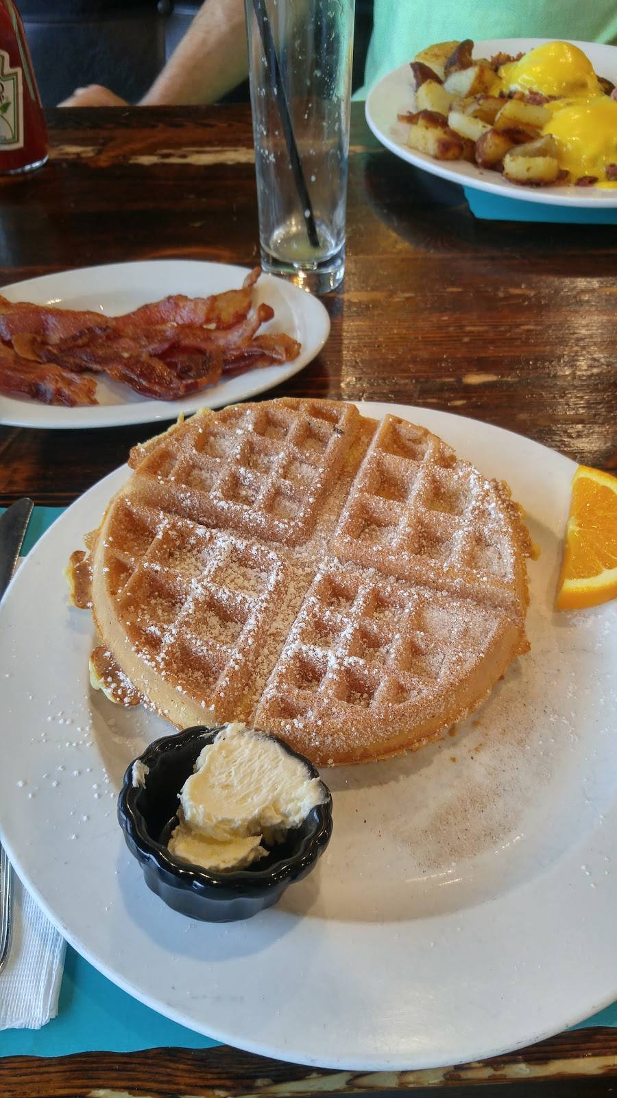 Iron Town Diner | restaurant | 325 Main St, Saugus, MA 01906, USA | 7815582070 OR +1 781-558-2070