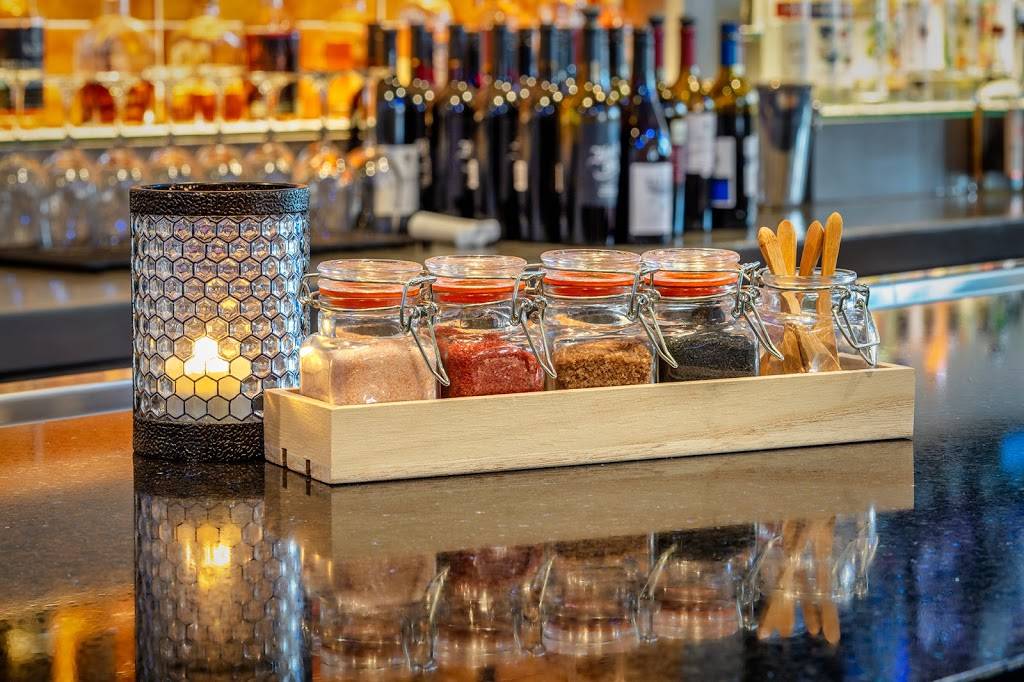 Salt Restaurant and Bar | restaurant | 1060 E Genesee St, Syracuse, NY 13210, USA | 3154769000 OR +1 315-476-9000