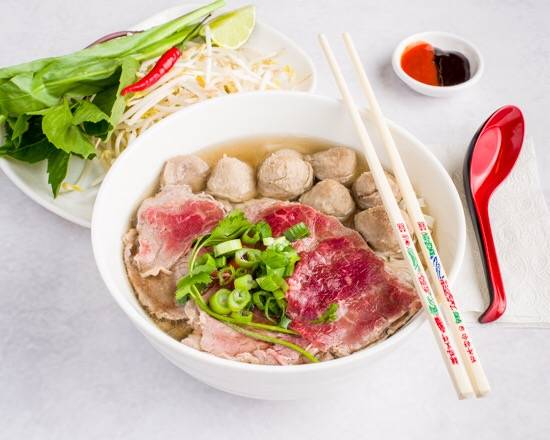Pho Hamilton | restaurant | 115 Park St N, Hamilton, ON L8R 2N2, Canada | 2893896668 OR +1 289-389-6668