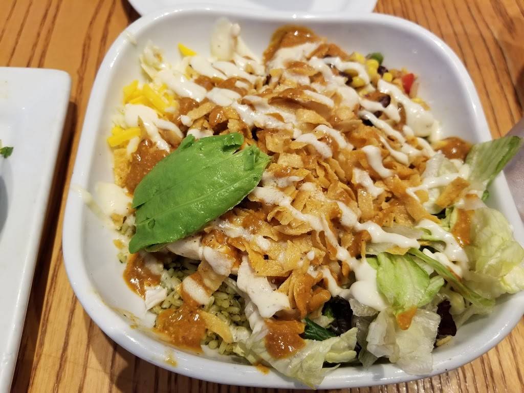 Chilis Grill & Bar | meal takeaway | 80-16 Cooper Ave, Glendale, NY 11385, USA | 7183664272 OR +1 718-366-4272