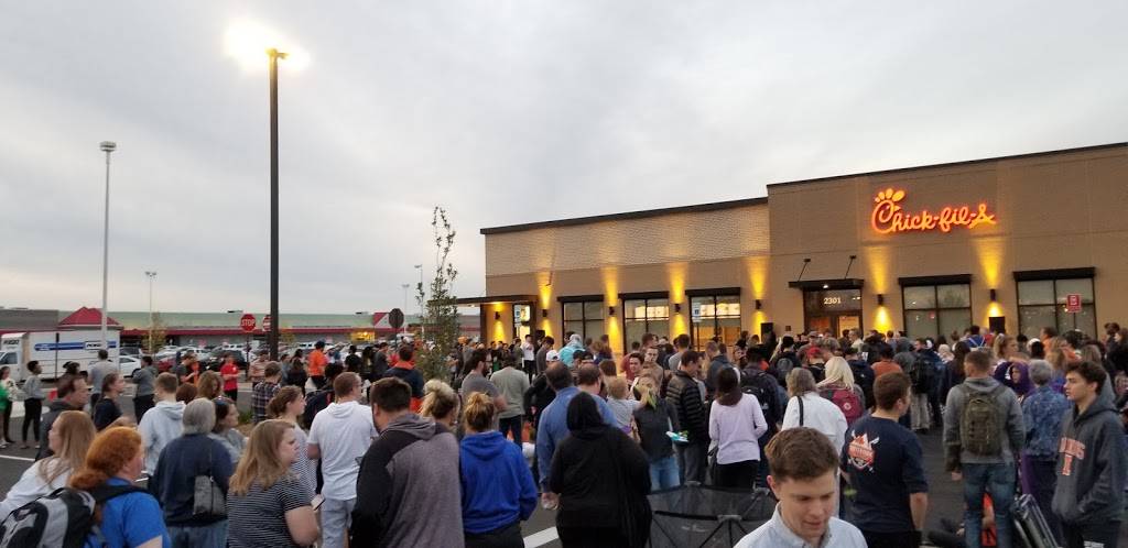 Chick-fil-A | restaurant | 2301 N Prospect Ave, Champaign, IL 61822, USA | 2173513094 OR +1 217-351-3094