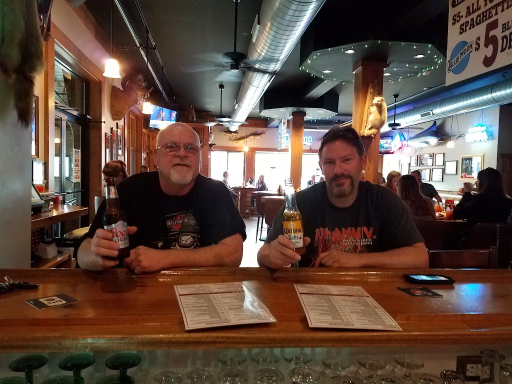 Schmidt’s Towne Tap | restaurant | 107 N Main St, Elburn, IL 60119, USA | 6303650100 OR +1 630-365-0100