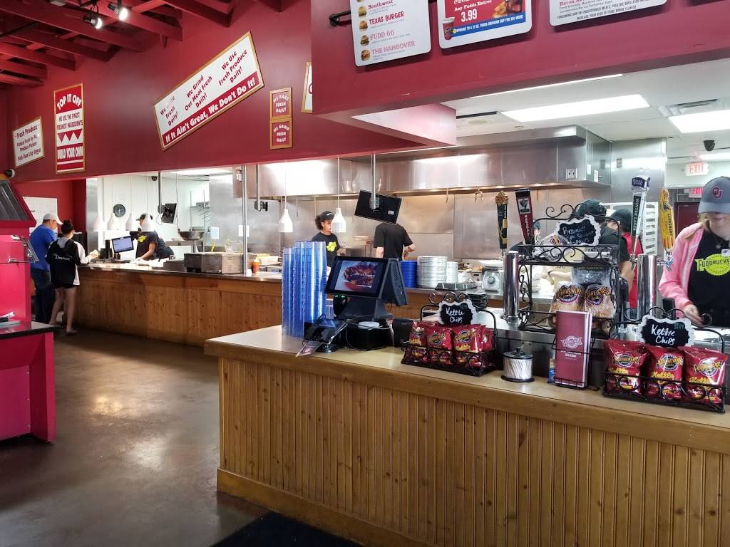 Fuddruckers | restaurant | 10825 E 71st St, Tulsa, OK 74133, USA | 9182943833 OR +1 918-294-3833