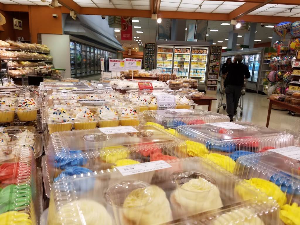 Gardens Square | shopping mall | 8515-8665, NW 186th St, Hialeah, FL 33015, USA | 3059471664 OR +1 305-947-1664