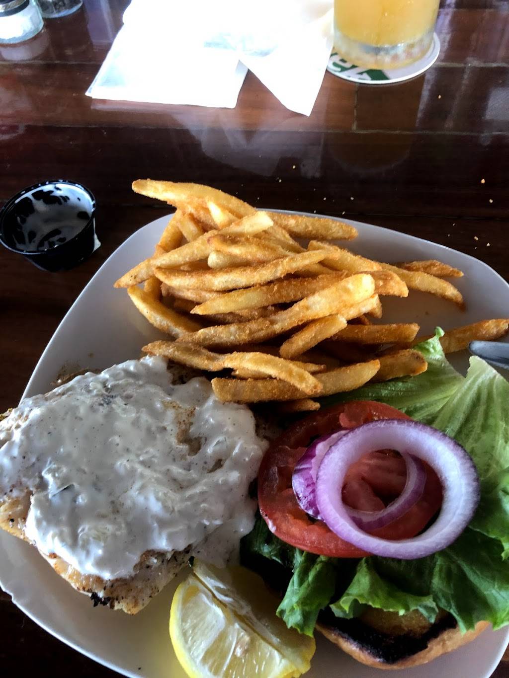 On The Edge Bar & Grill | restaurant | 1136 Seaway Dr, Fort Pierce, FL 34949, USA | 7728829729 OR +1 772-882-9729