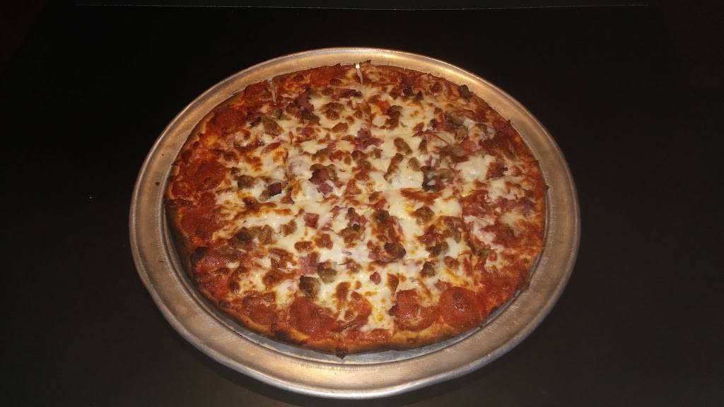 GGs Bar & Grill | restaurant | 5701 E 71st St, Indianapolis, IN 46220, USA | 3175958900 OR +1 317-595-8900