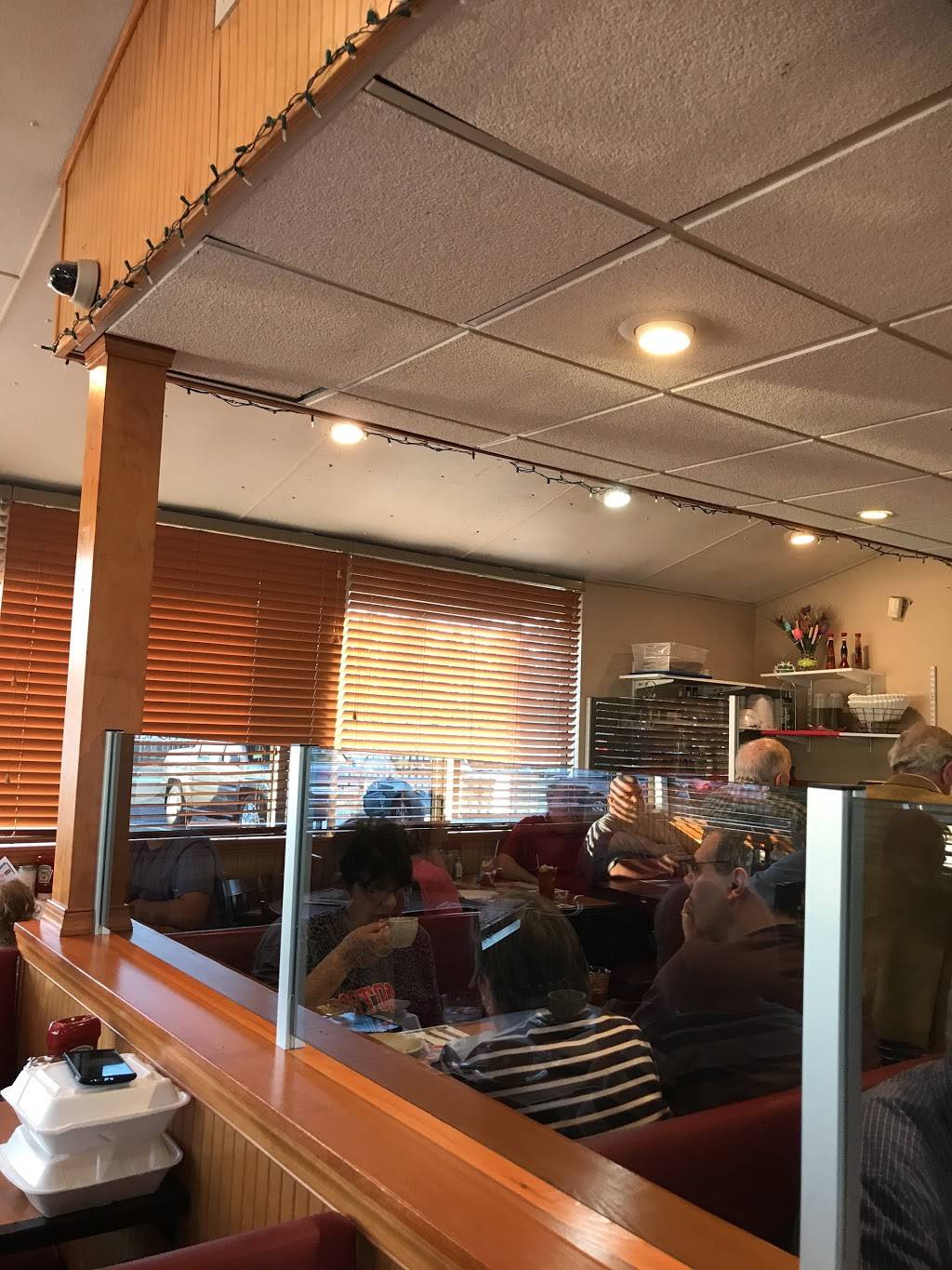 Fame Restaurant | restaurant | 1070 White Horse Ave, Trenton, NJ 08610, USA | 6095851372 OR +1 609-585-1372