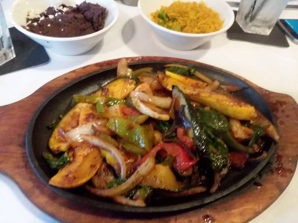 Cyclone Anayas Mexican Kitchen | restaurant | 5761 Woodway Dr, Houston, TX 77057, USA | 7133394552 OR +1 713-339-4552