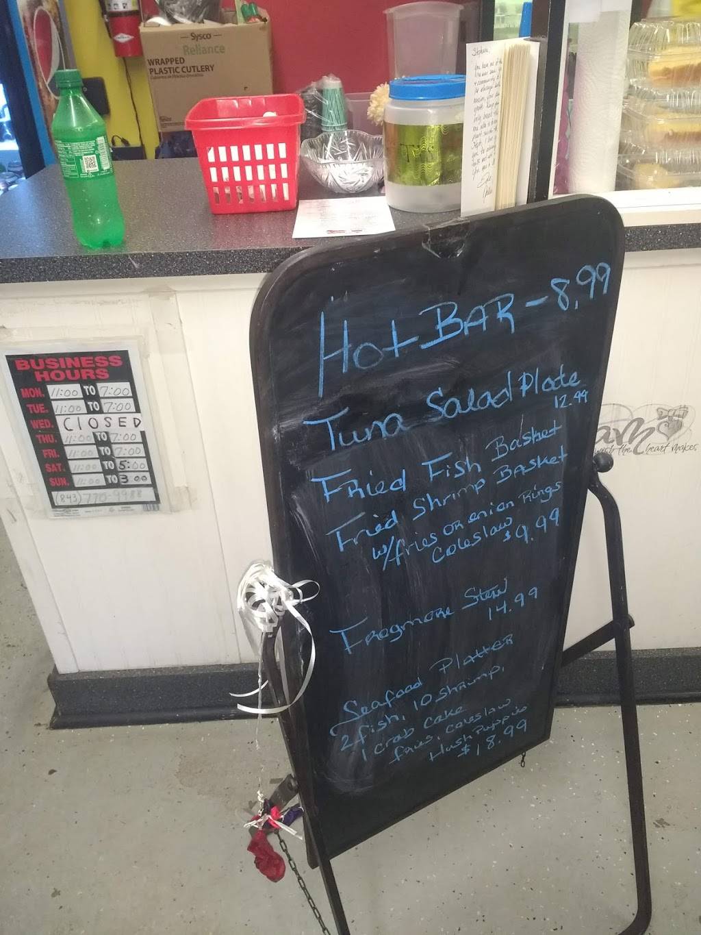 Momma Lous Gullah Cuisine | restaurant | 102 Sea Island Pkwy, Beaufort, SC 29907, USA | 8437709988 OR +1 843-770-9988