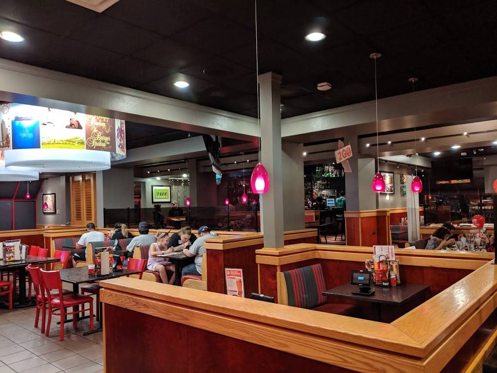 Red Robin Gourmet Burgers and Brews | restaurant | 1305 SE Everett Mall Way, Everett, WA 98208, USA | 4253557330 OR +1 425-355-7330