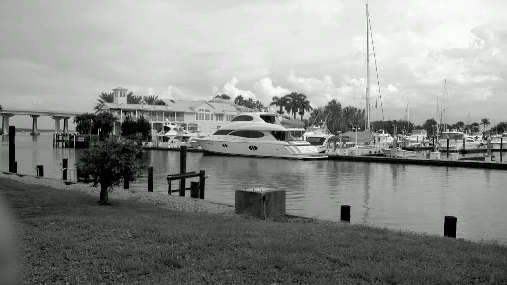 Marco Island Yacht Club | restaurant | 1400 N Collier Blvd, Marco Island, FL 34145, USA | 2393940199 OR +1 239-394-0199