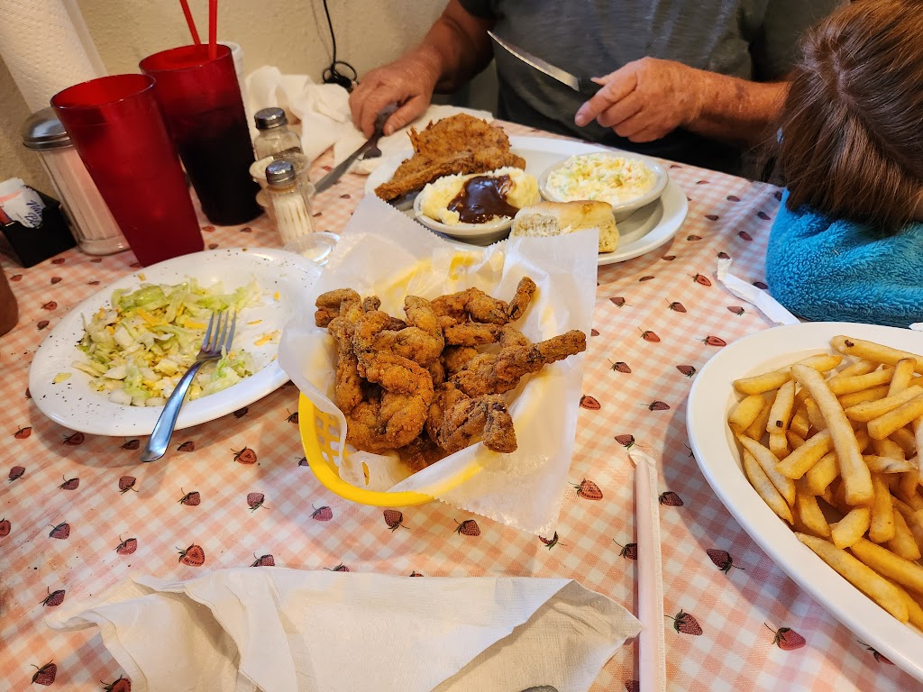 Townsend Cove | restaurant | 12991 NE 245th Street Rd, Fort McCoy, FL 32134, USA | 3525463839 OR +1 352-546-3839