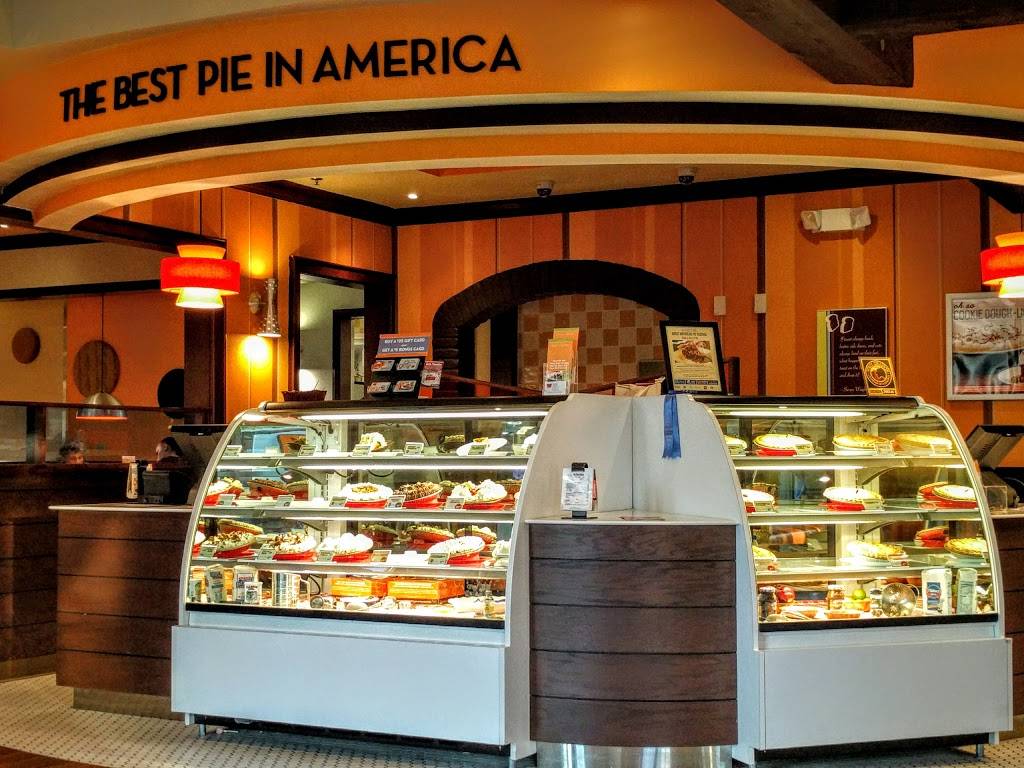 Village Inn | bakery | 3130 Daniels Rd, Winter Garden, FL 34787, USA | 4076540736 OR +1 407-654-0736