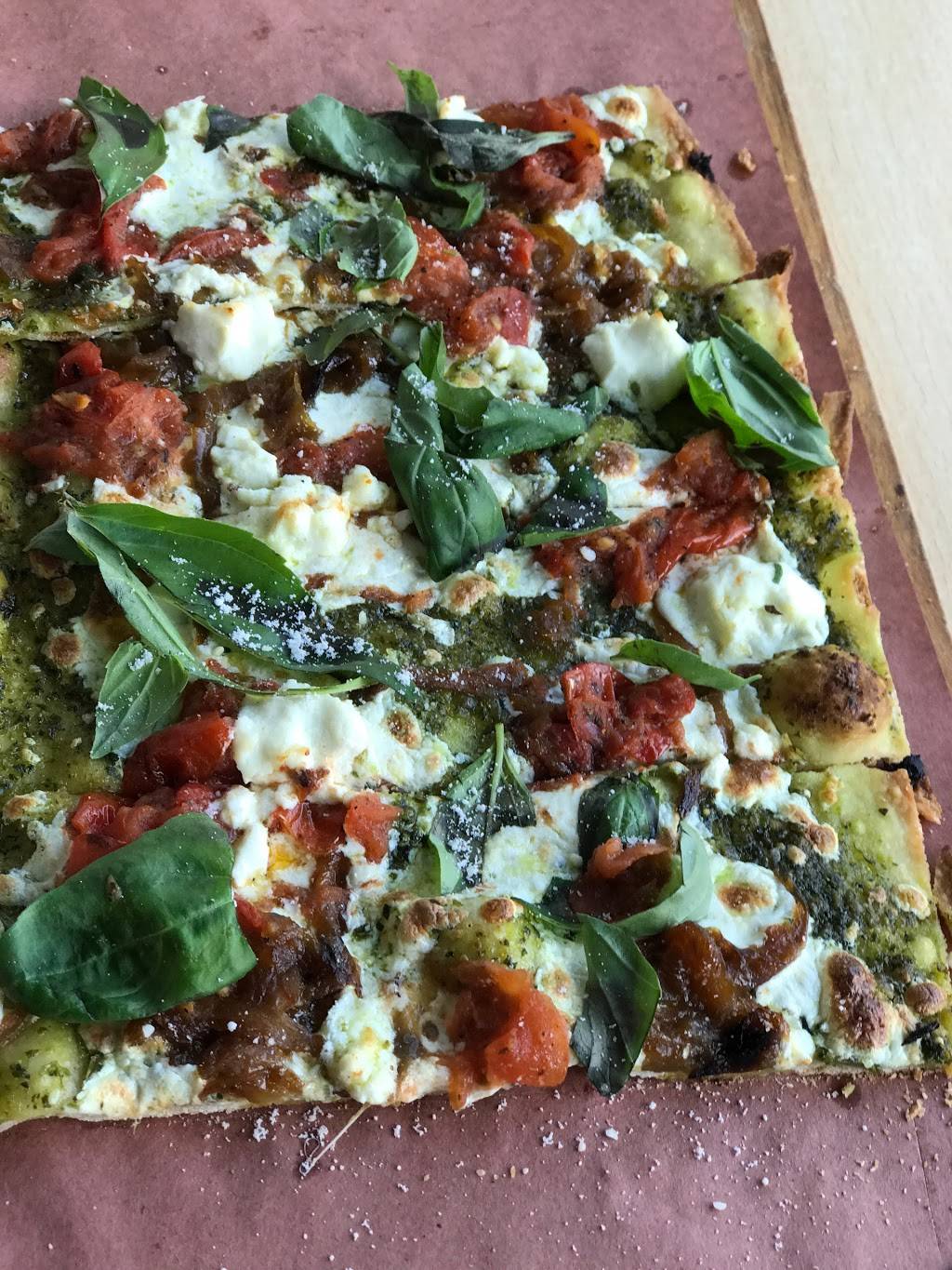 Jules Thin Crust | restaurant | 300 N Sycamore St, Newtown, PA 18940, USA | 2155790111 OR +1 215-579-0111