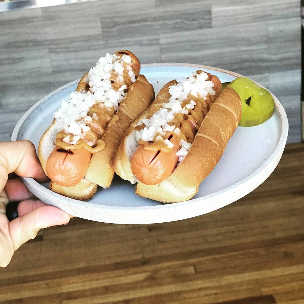 Johnnys Takeaway | restaurant | 168 Spring St, West Roxbury, MA 02132, USA | 6179428243 OR +1 617-942-8243