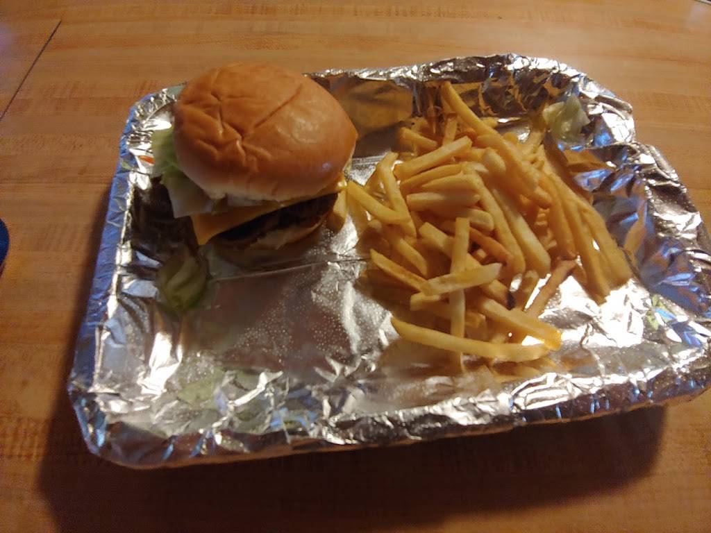 Steel 38 bar and grille | restaurant | 703 Lake Ave, Elyria, OH 44035, USA | 4403235966 OR +1 440-323-5966