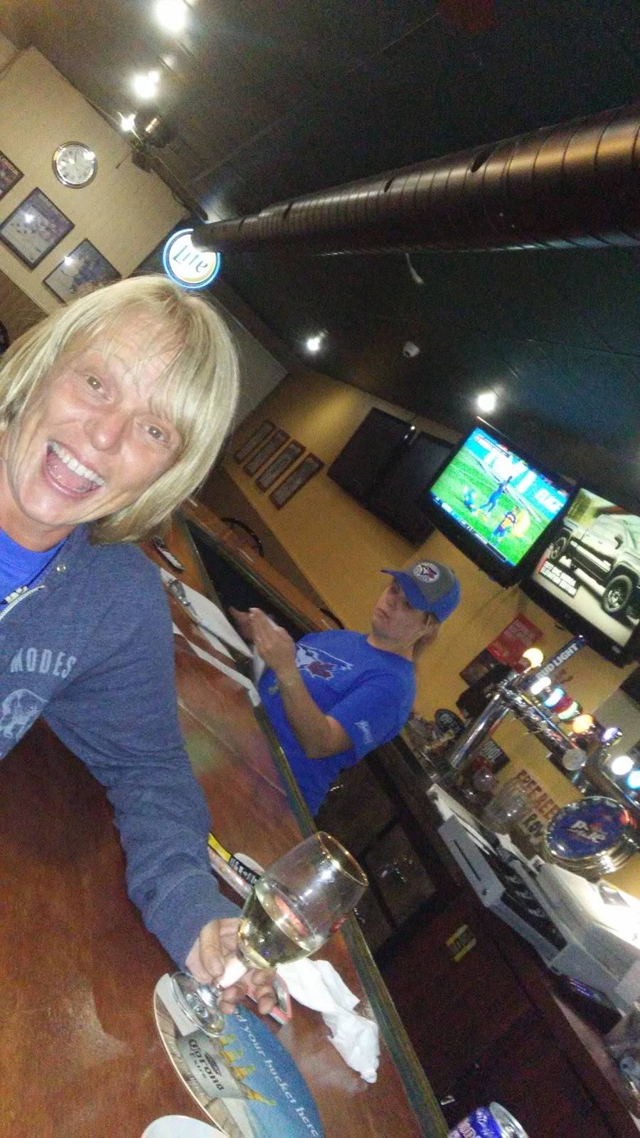 Prime Time Sports Bar & Grill | restaurant | 216 Kenilworth Ave N, Hamilton, ON L8H 4S2, Canada | 9055446488 OR +1 905-544-6488