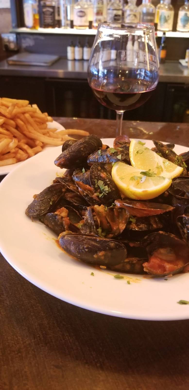 Le Zotique | restaurant | 227 Rue Saint-Zotique E, Montréal, QC H2S 1L2, Canada | 5149035899 OR +1 514-903-5899