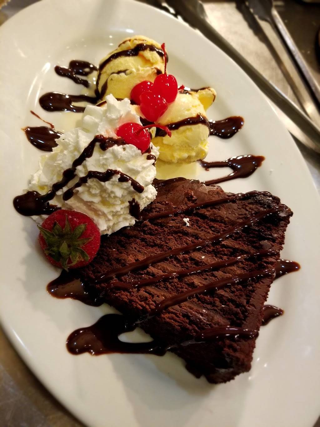 Bar Louie - The Promenade Bolingbrook | night club | 619 E Boughton Rd #A, Bolingbrook, IL 60440, USA | 6304107100 OR +1 630-410-7100