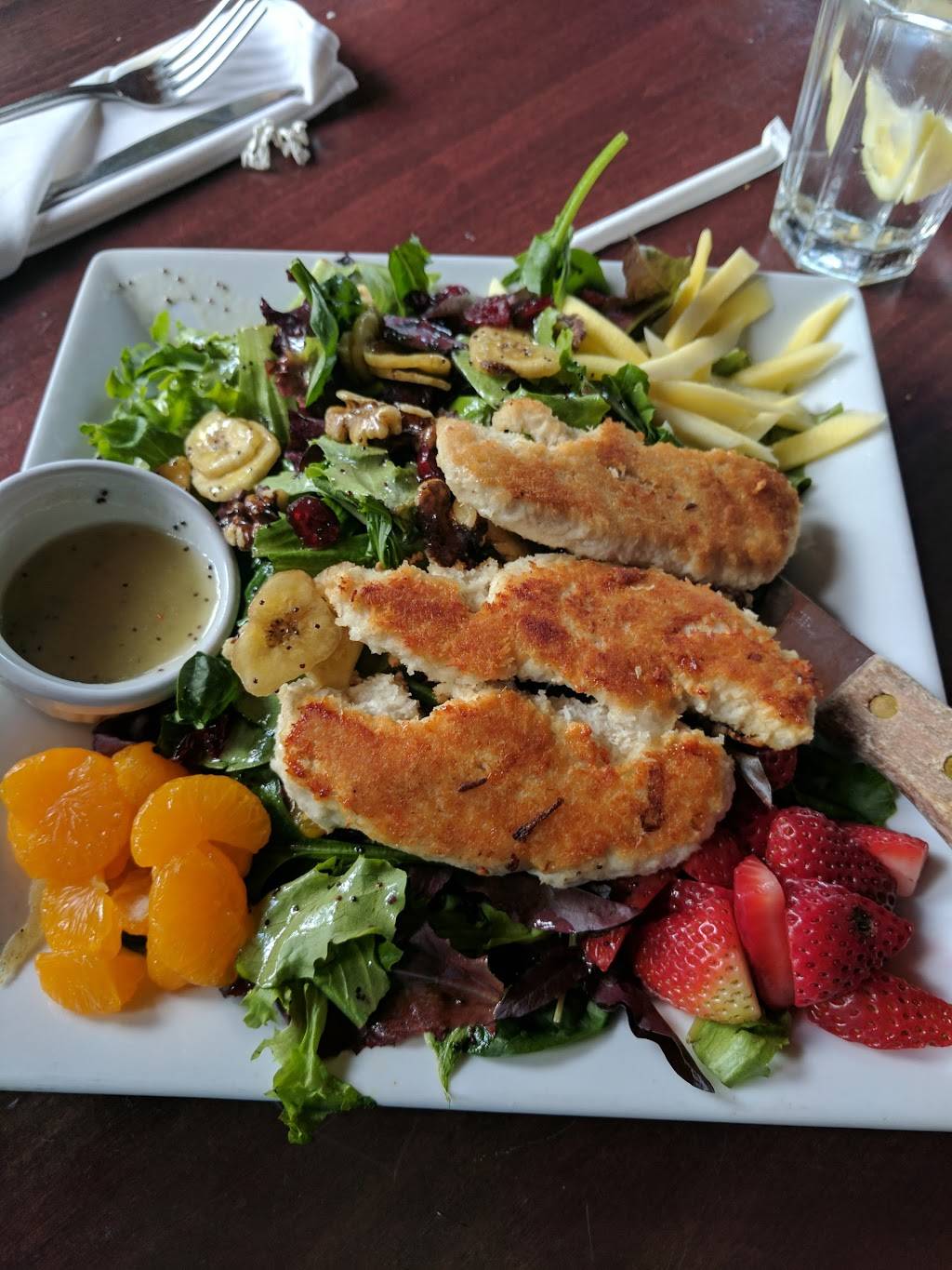 Panos On Elmwood | restaurant | 1081 Elmwood Ave, Buffalo, NY 14222, USA | 7168869081 OR +1 716-886-9081