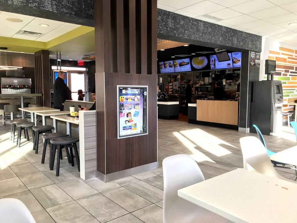 McDonalds | cafe | 98-01 Metropolitan Ave, Forest Hills, NY 11375, USA | 7182637281 OR +1 718-263-7281