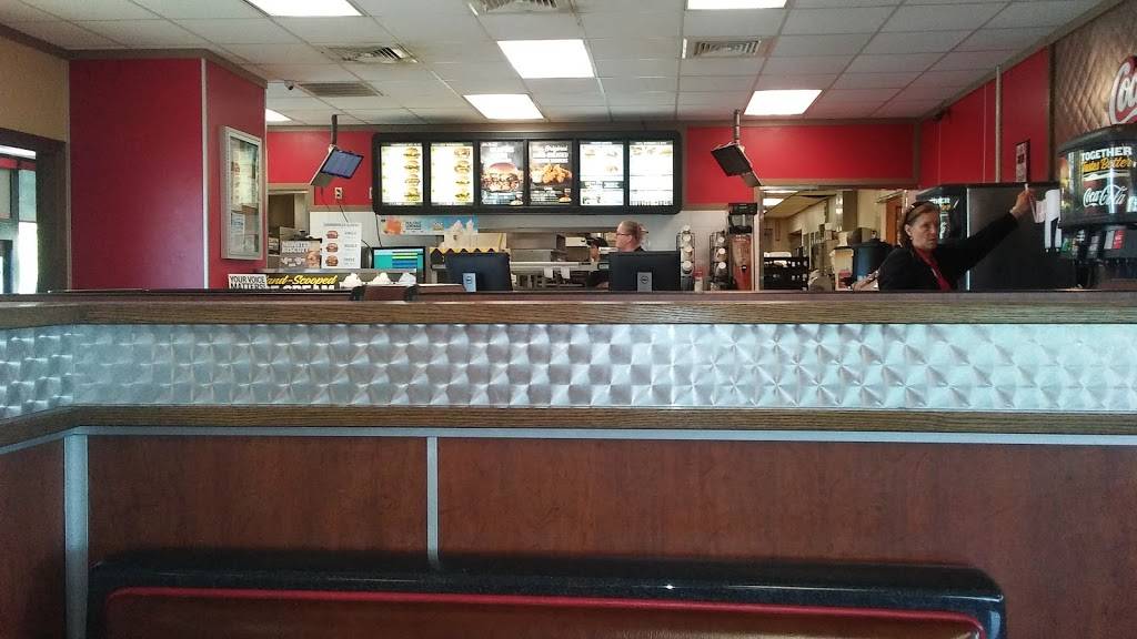 Hardees | restaurant | 541 Battlefield Pkwy, Fort Oglethorpe, GA 30742, USA | 7068611769 OR +1 706-861-1769