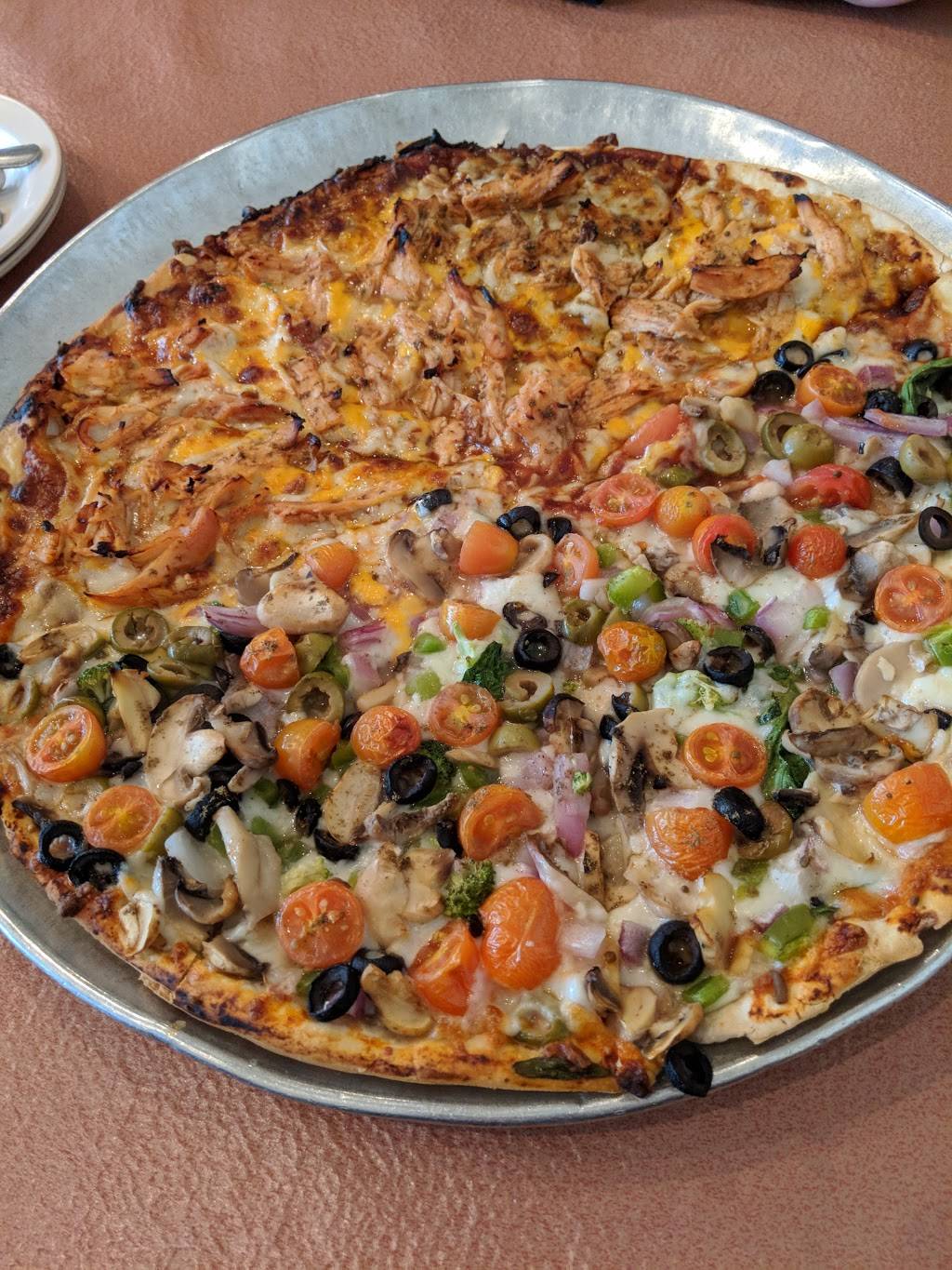 Memphis Pizza Cafe | restaurant | 7604 W Farmington Blvd, Germantown, TN 38138, USA | 9017532218 OR +1 901-753-2218