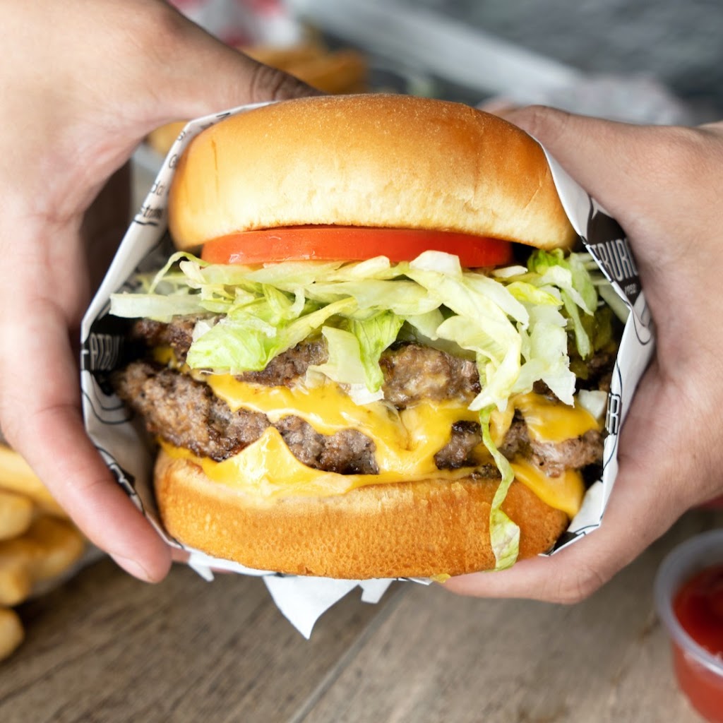 Fatburger | restaurant | 475 N Beverly Dr, Beverly Hills, CA 90210, USA | 4242834367 OR +1 424-283-4367