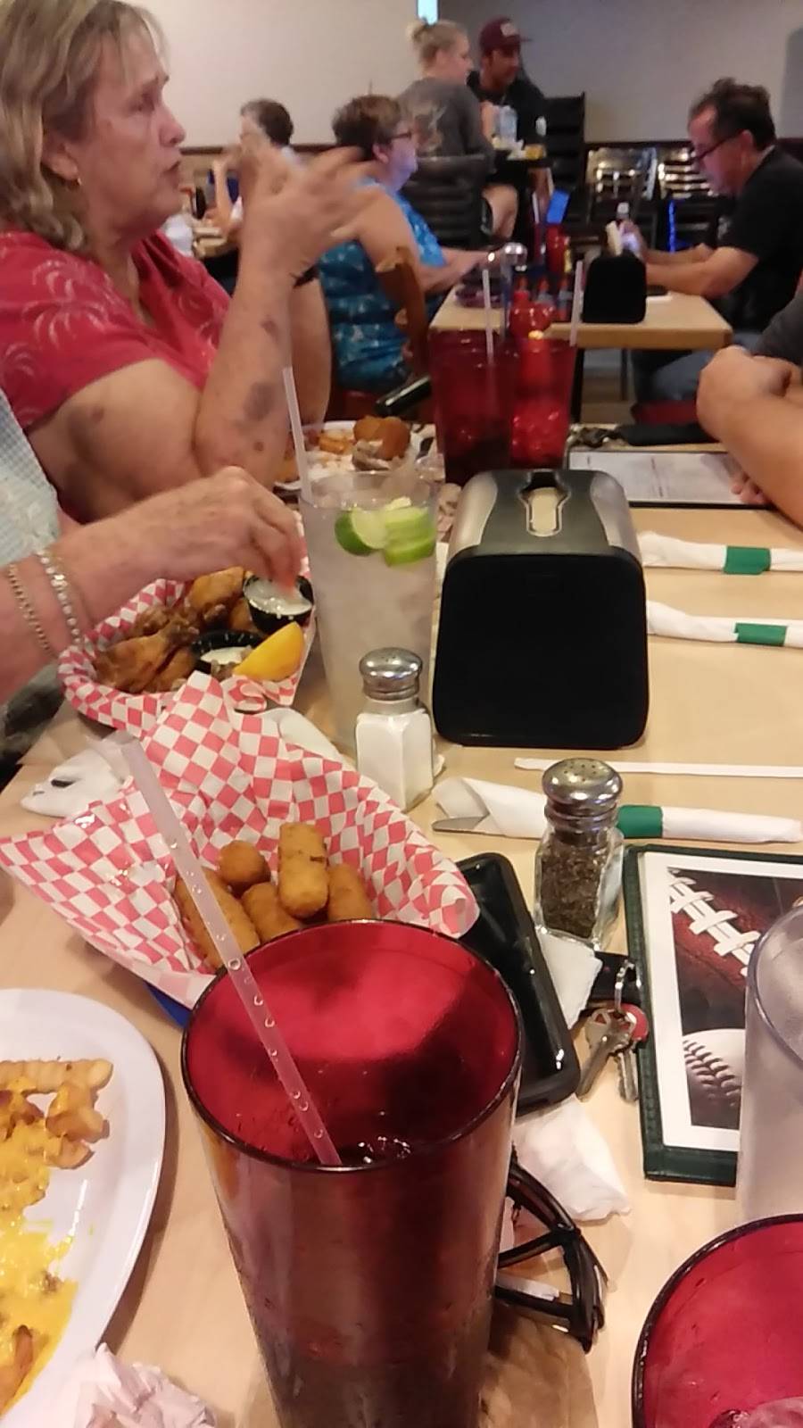 Jabbers Food Sports & Spirits | restaurant | 4365 Grissom Pkwy, Cocoa, FL 32926, USA | 3216384130 OR +1 321-638-4130