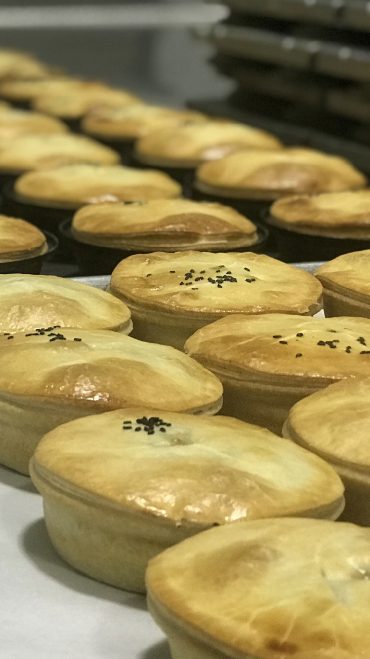 Mountain Pie CO | restaurant | 4635 Town Center Dr, Colorado Springs, CO 80916, USA | 7196507344 OR +1 719-650-7344