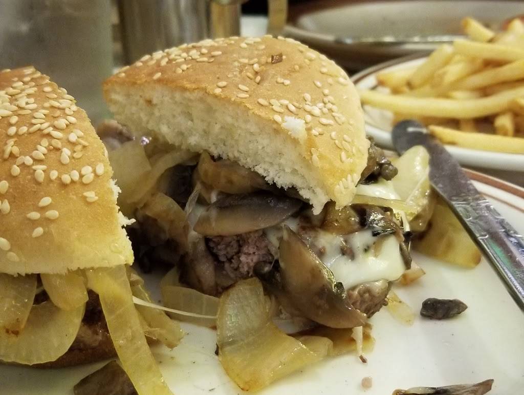 Tabys Burger House | restaurant | 28 Audrey Ave, Oyster Bay, NY 11771, USA | 5166247781 OR +1 516-624-7781