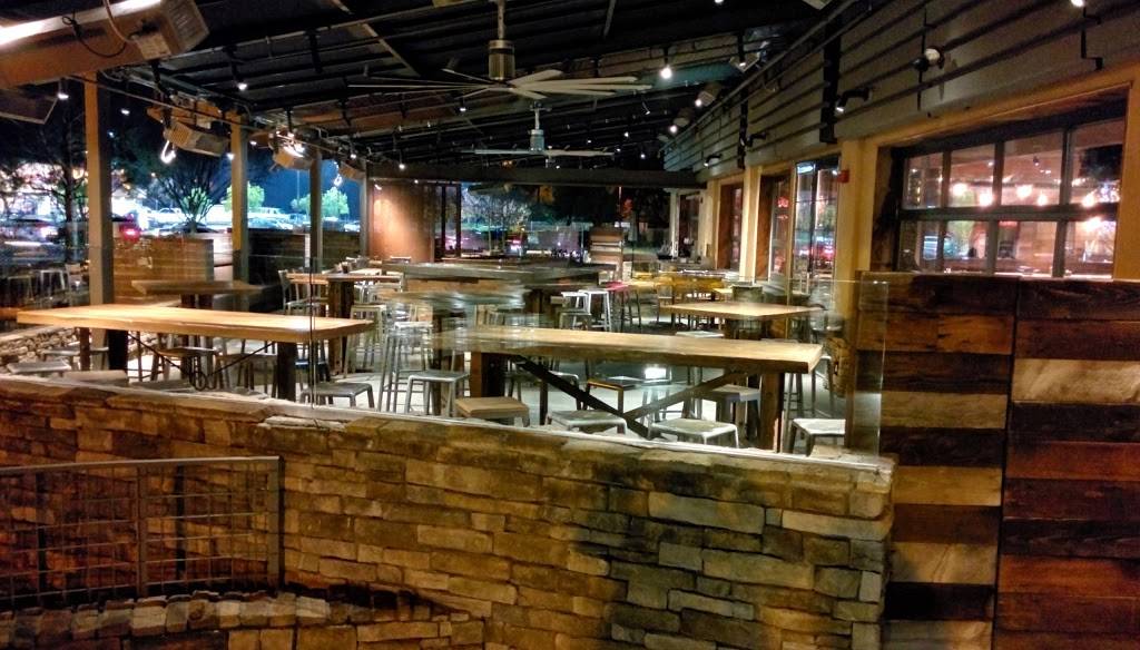 Karl Strauss Brewing Company | restaurant | 40868 Winchester Rd, Temecula, CA 92591, USA | 9512257960 OR +1 951-225-7960