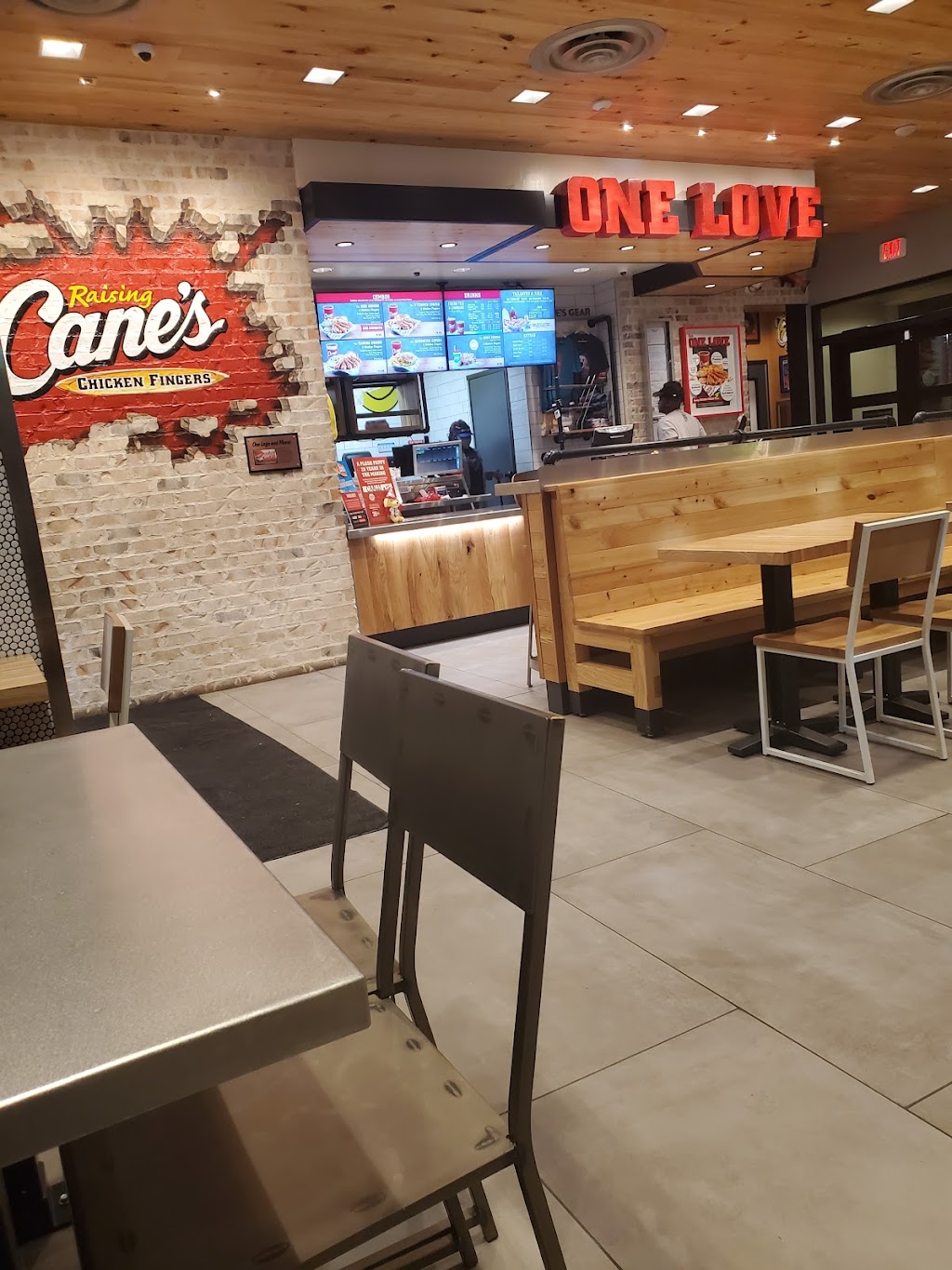 Raising Canes | restaurant | 3259 LA-1, Port Allen, LA 70767, USA | 2254074162 OR +1 225-407-4162