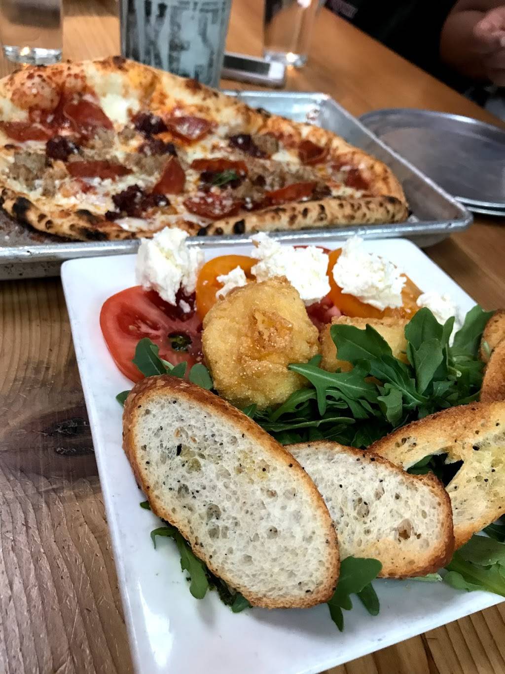 Drakes Dealership | restaurant | 2325 Broadway, Oakland, CA 94612, USA | 5105682739 OR +1 510-568-2739