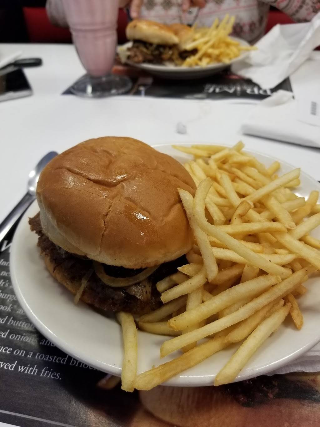 Steak n Shake | restaurant | 10555 Ulmerton Rd, Largo, FL 33771, USA | 7275880848 OR +1 727-588-0848