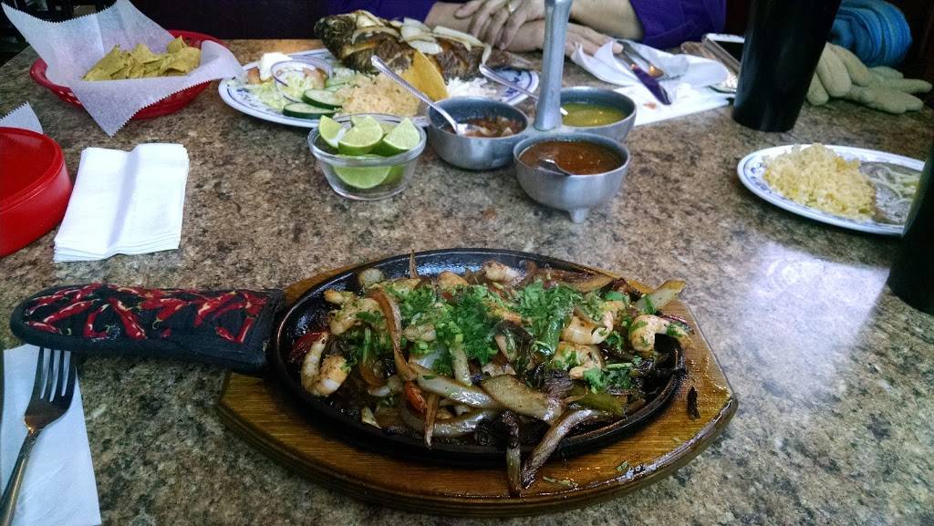 Campestre Mexican Restaurant | restaurant | 515 W Rollins Rd, Round Lake Beach, IL 60073, USA | 8472017255 OR +1 847-201-7255
