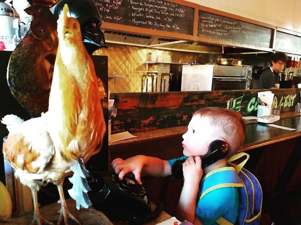 Le Coq de LEst 2015 inc | restaurant | 8803 Rue Hochelaga, Montréal, QC H1L 2N1, Canada | 4383859455 OR +1 438-385-9455