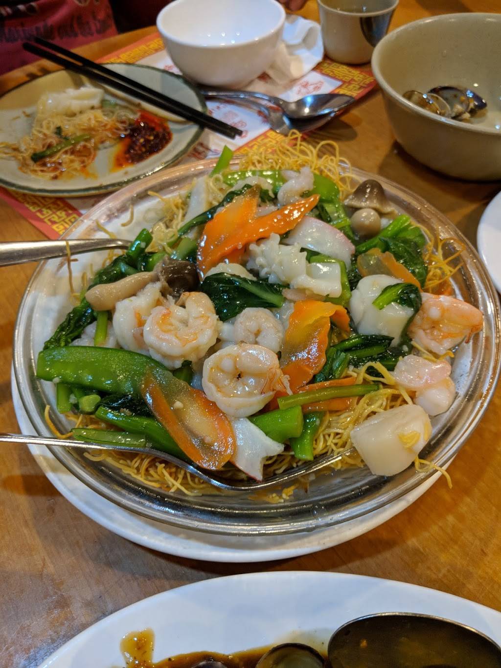 Wonton Gourmet & BBQ | restaurant | 3211 Payne Ave, Cleveland, OH 44114, USA | 2168757000 OR +1 216-875-7000